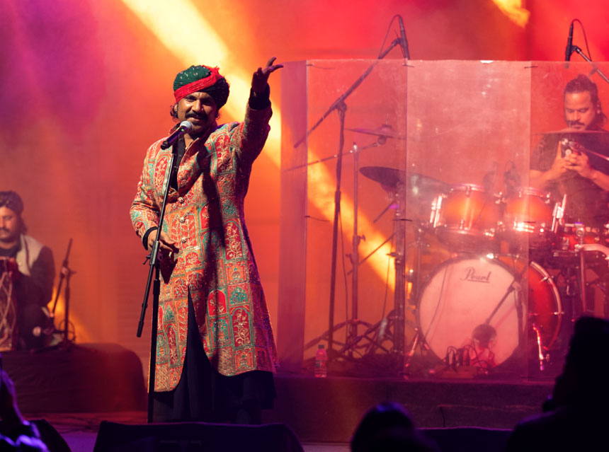 Kutle Khan live vocals